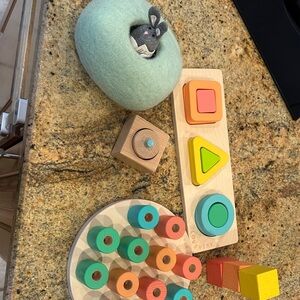 Lovevery items from 12-24 m sets Wooden Shape Sorting Toy Set